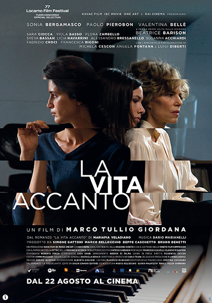 HC LA VITA ACCANTO AFFICHE ©Kavac Film